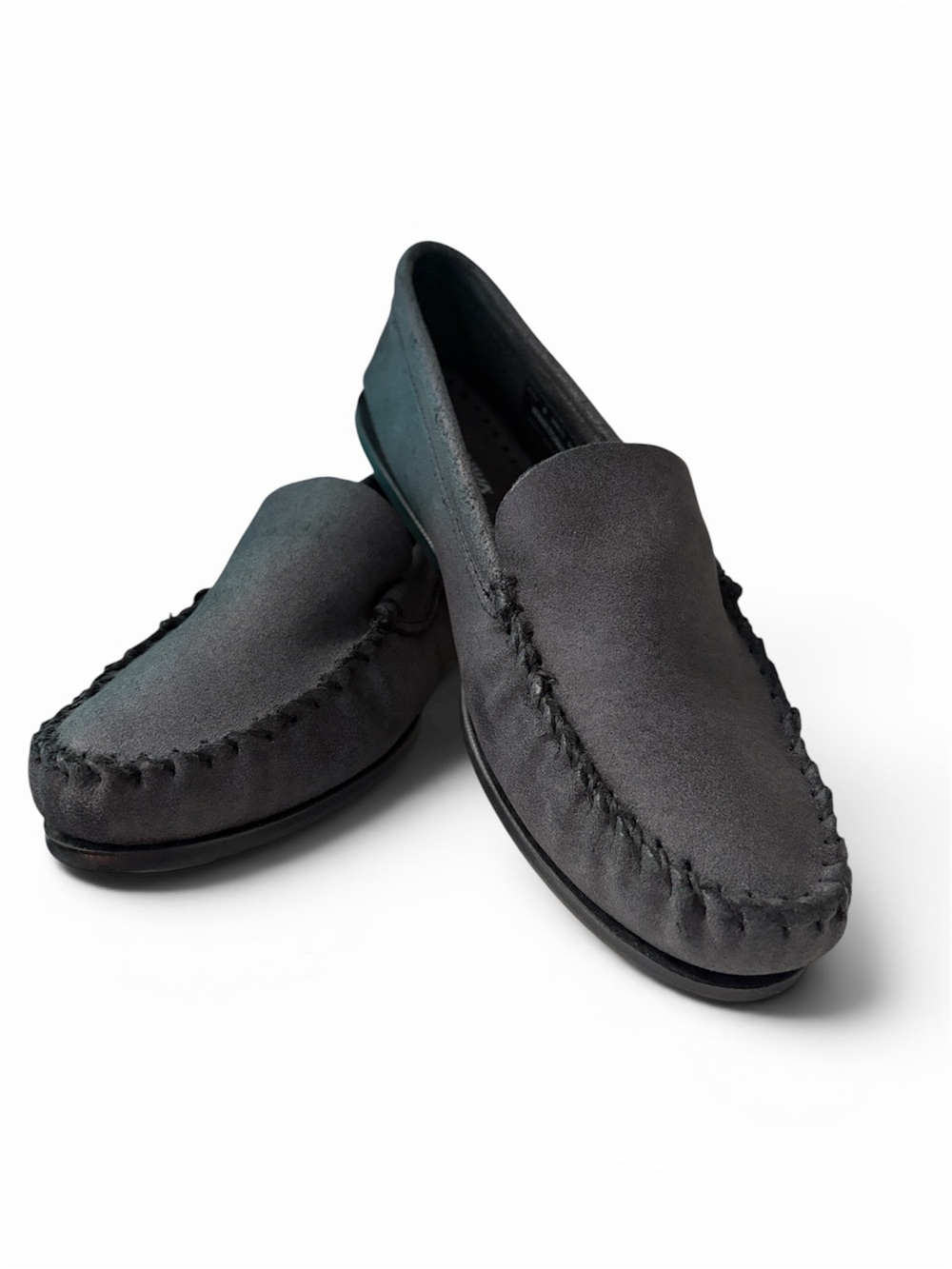 Minnetonka Women's Black Slip-On Moccasin Loafers
